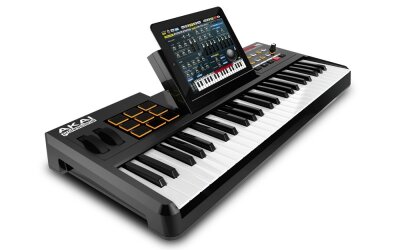 Akai SynthStation49